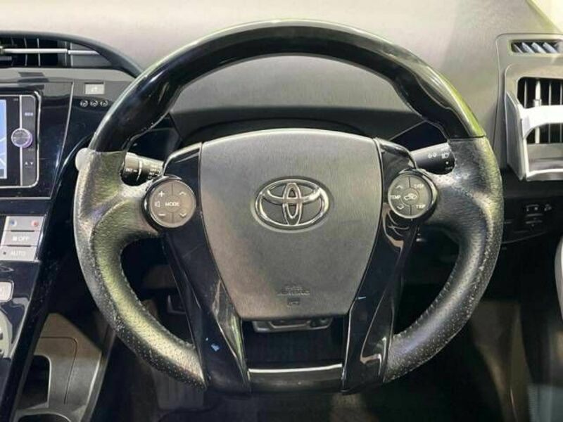 PRIUS-11