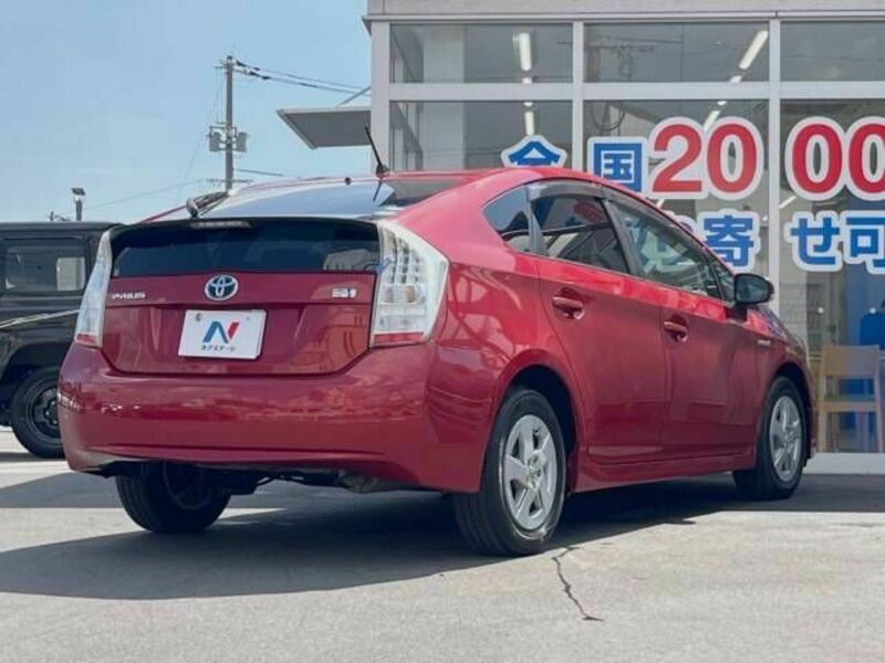 PRIUS-17