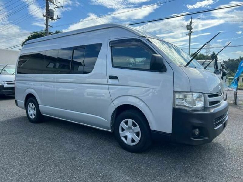 TOYOTA　HIACE VAN