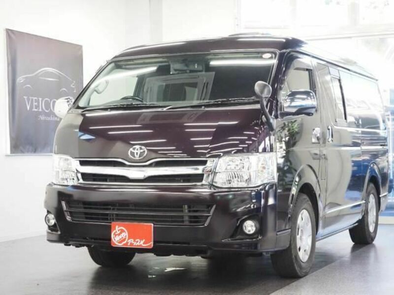 TOYOTA　HIACE VAN