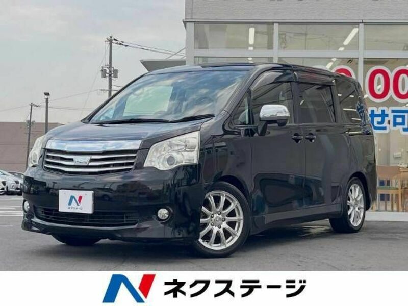 TOYOTA　NOAH