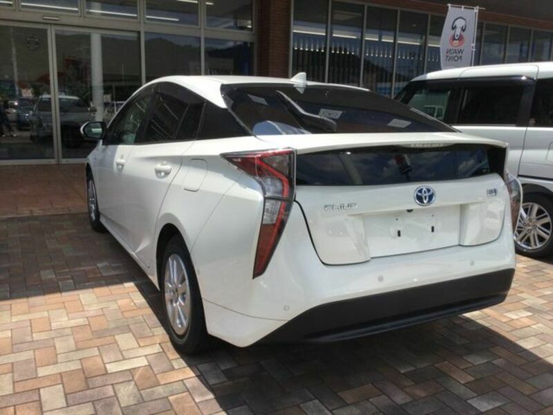 PRIUS-4