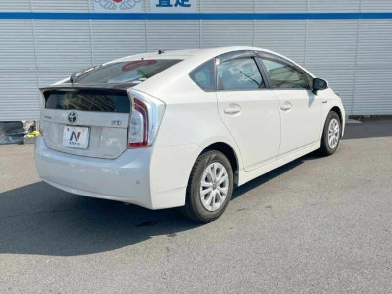 PRIUS-17