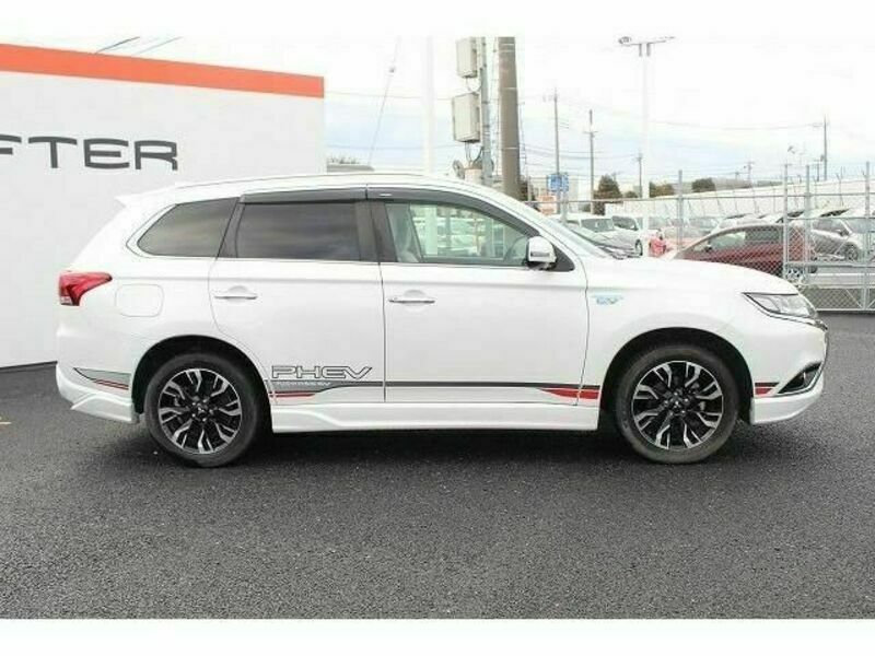 OUTLANDER PHEV-3