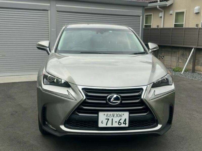 LEXUS　NX