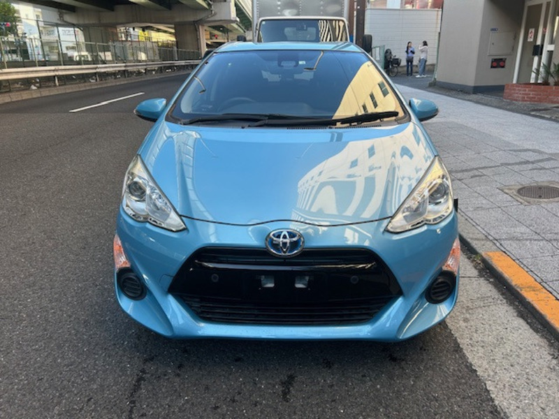 TOYOTA　AQUA