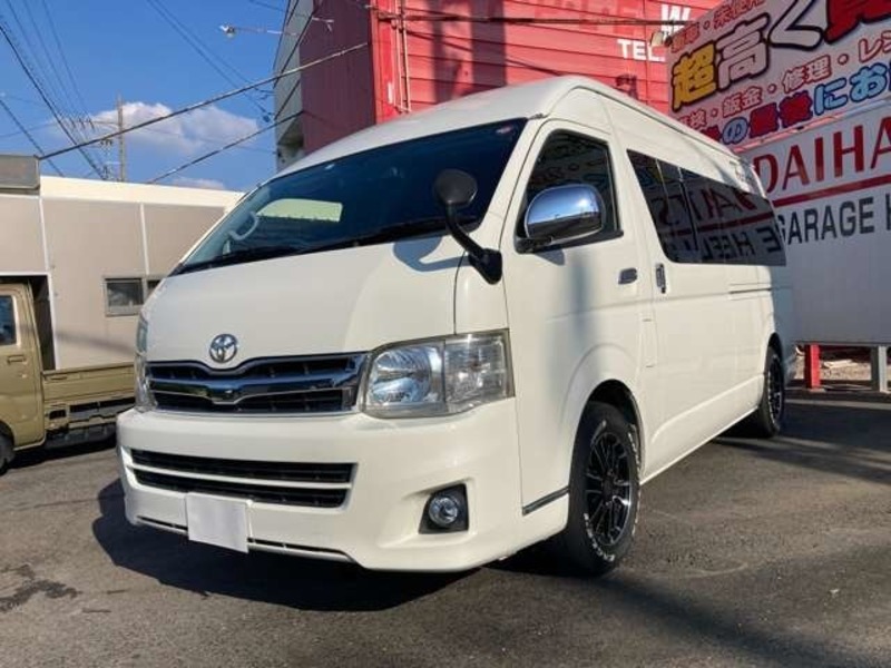 TOYOTA　HIACE VAN