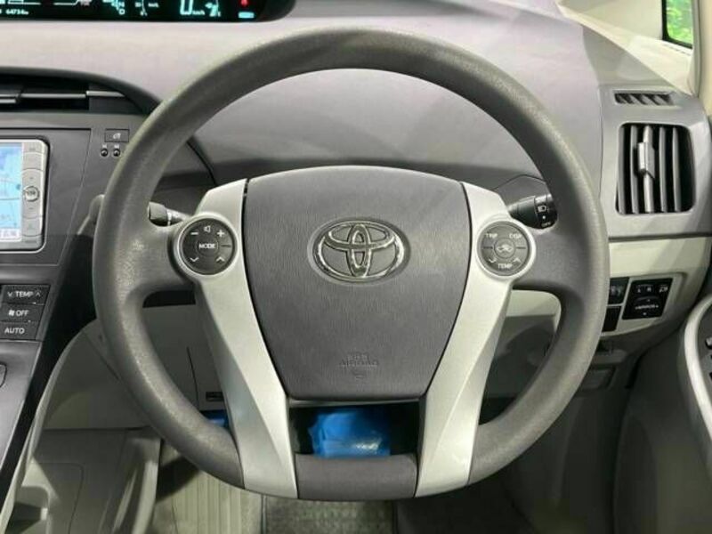 PRIUS-11