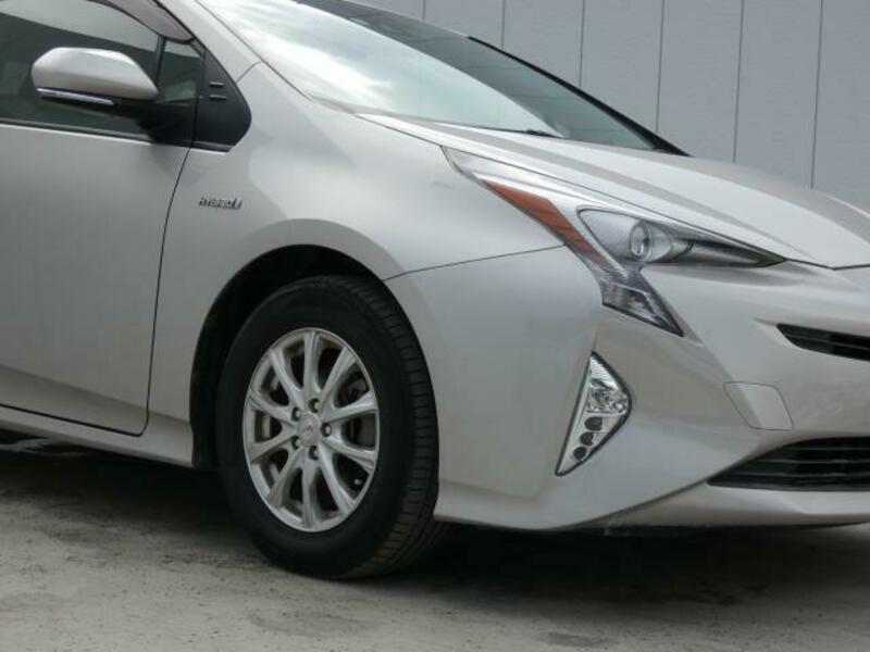 PRIUS-10