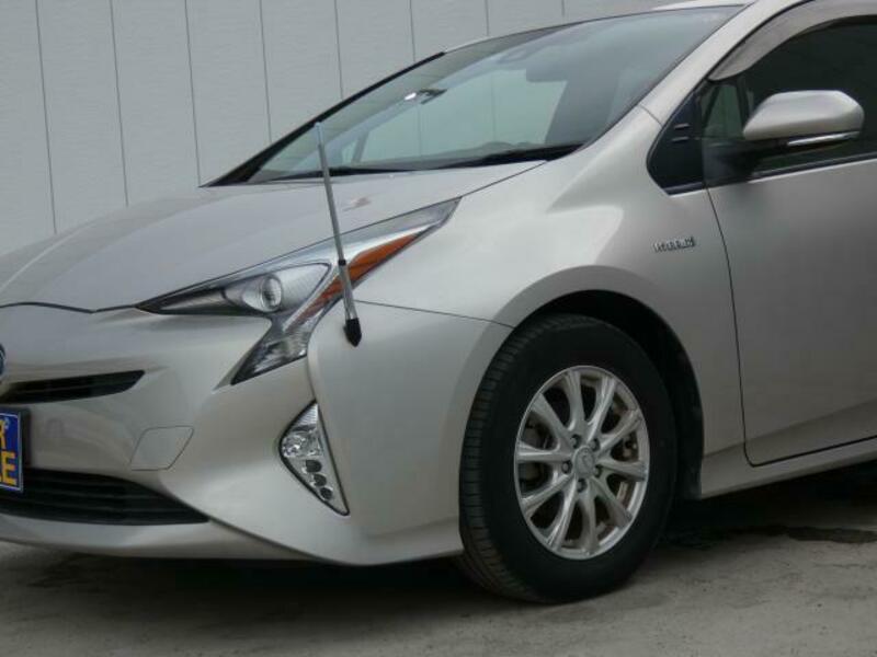 PRIUS-12