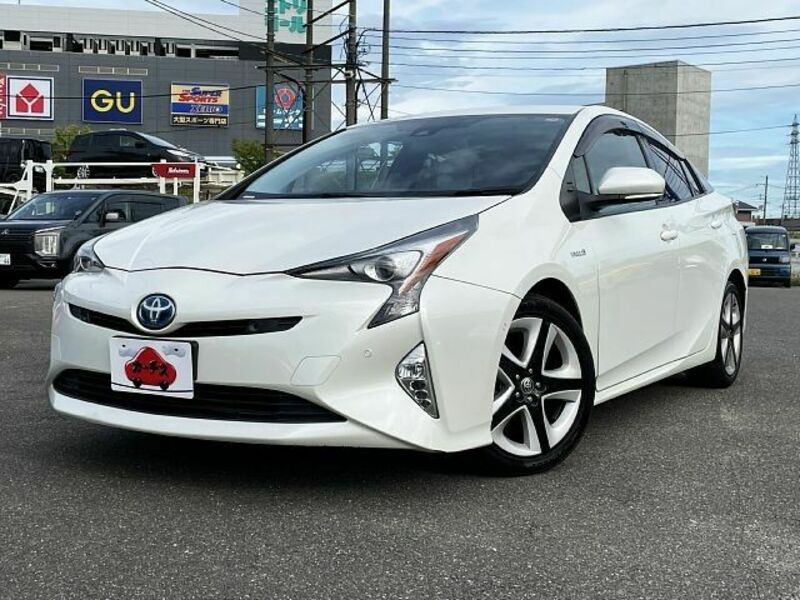 TOYOTA　PRIUS