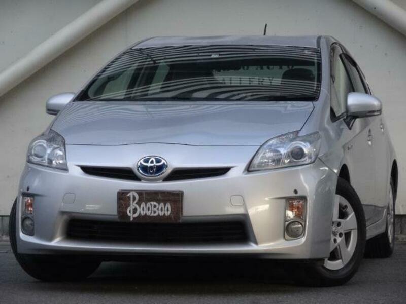 TOYOTA　PRIUS