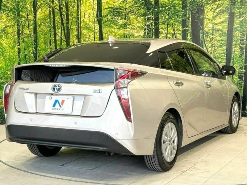 PRIUS-17