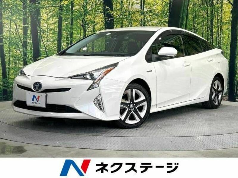 TOYOTA　PRIUS