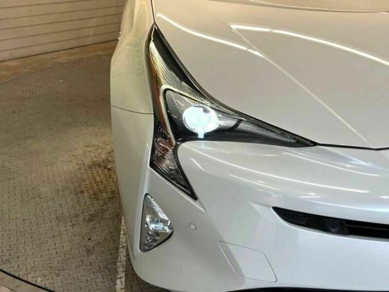 PRIUS-12