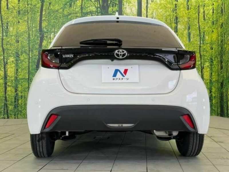 YARIS-15