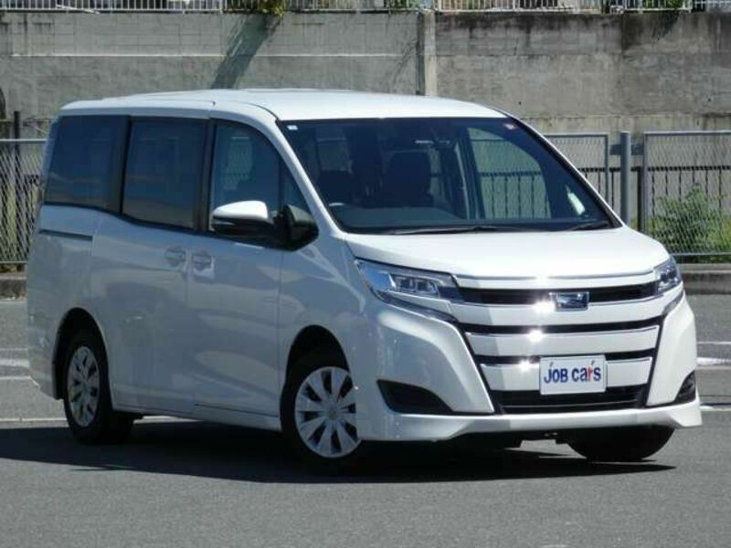 TOYOTA　NOAH