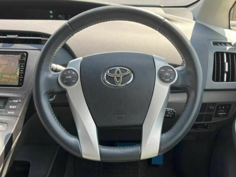 PRIUS-11