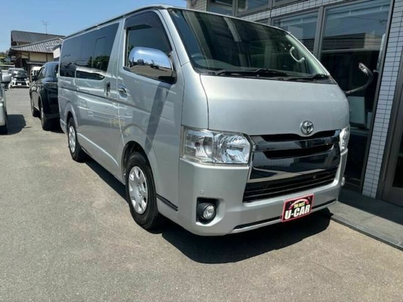 TOYOTA　HIACE VAN