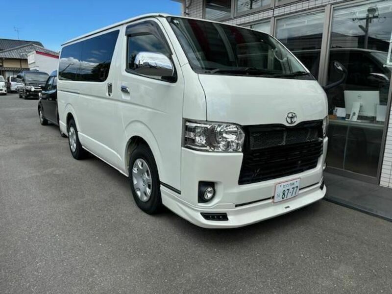 TOYOTA　HIACE VAN