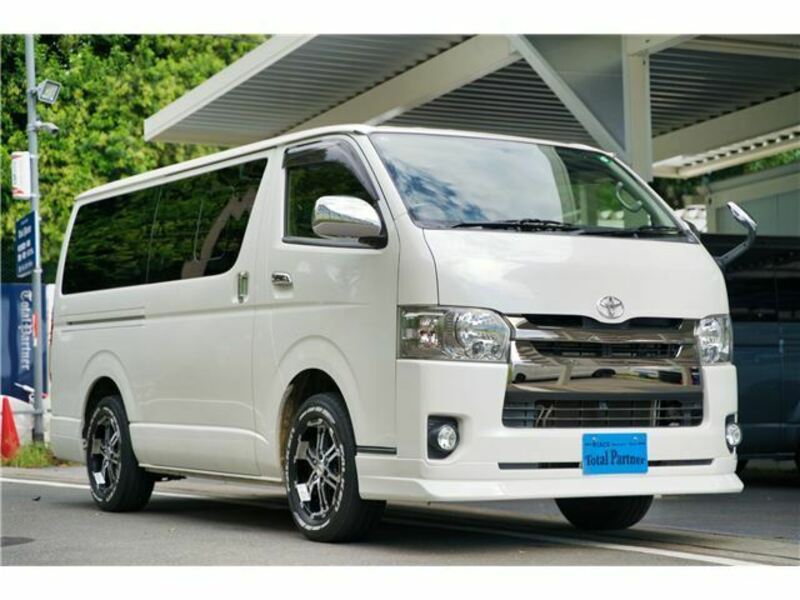 TOYOTA　HIACE VAN