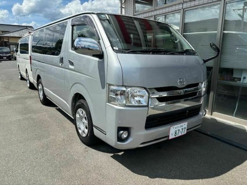 TOYOTA　HIACE VAN