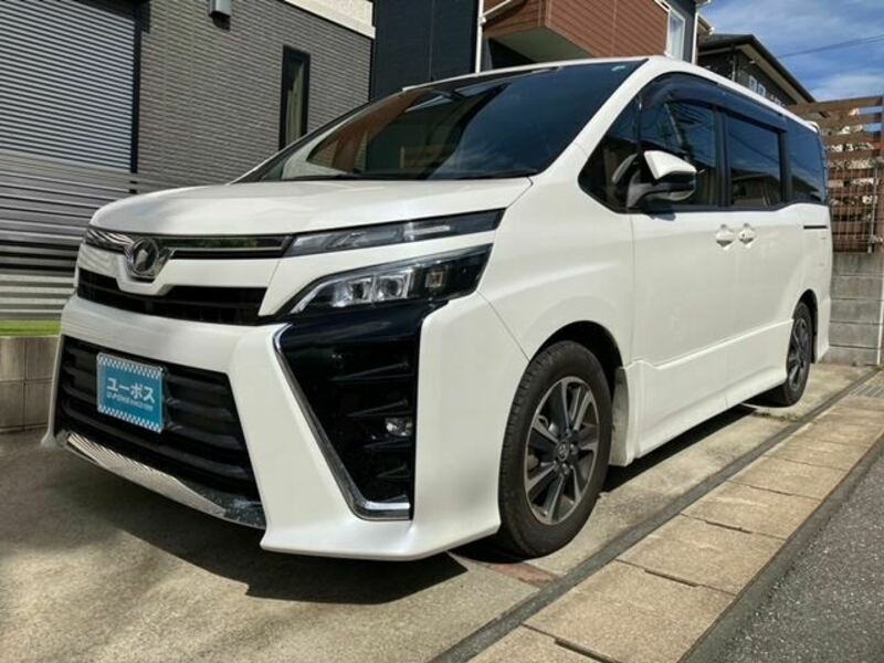 TOYOTA　VOXY