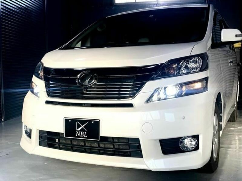 TOYOTA　VELLFIRE