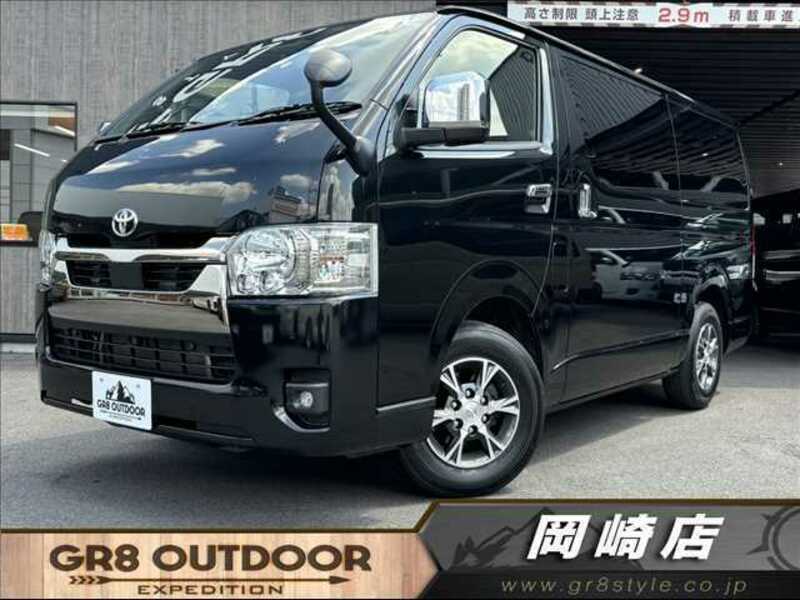 TOYOTA　HIACE VAN