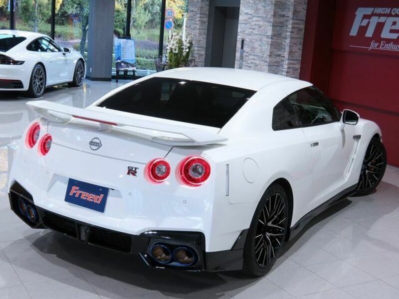 GT-R-8