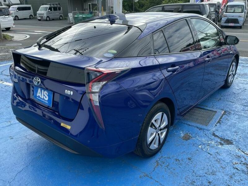 PRIUS-3