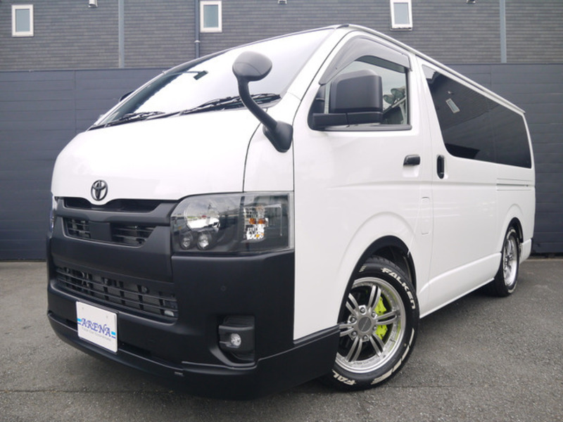 TOYOTA　HIACE VAN