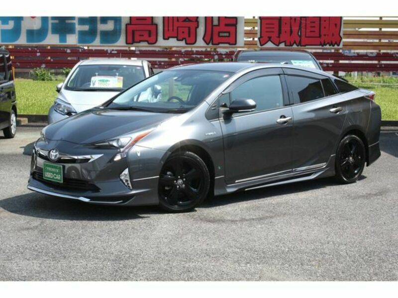 TOYOTA　PRIUS