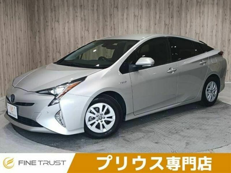 TOYOTA　PRIUS