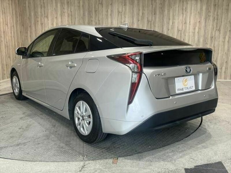 PRIUS-17