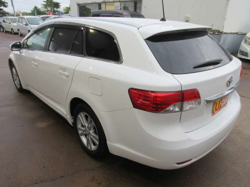 AVENSIS WAGON-5