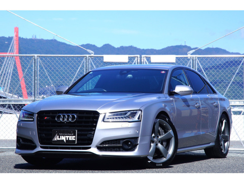 AUDI　S8