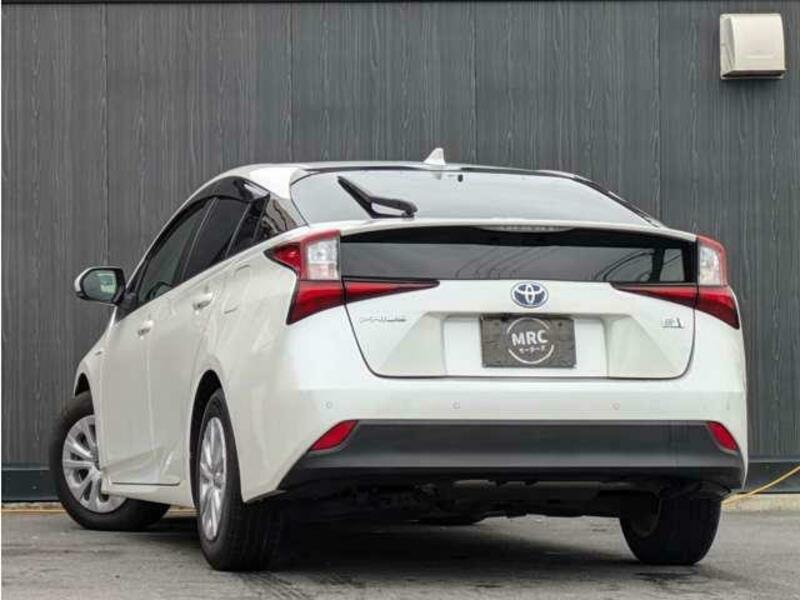 PRIUS-4