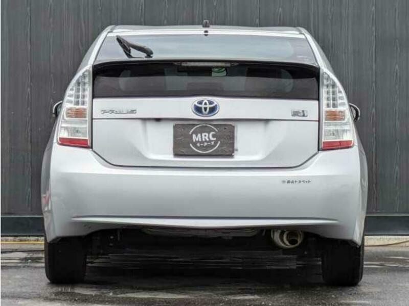 PRIUS-6