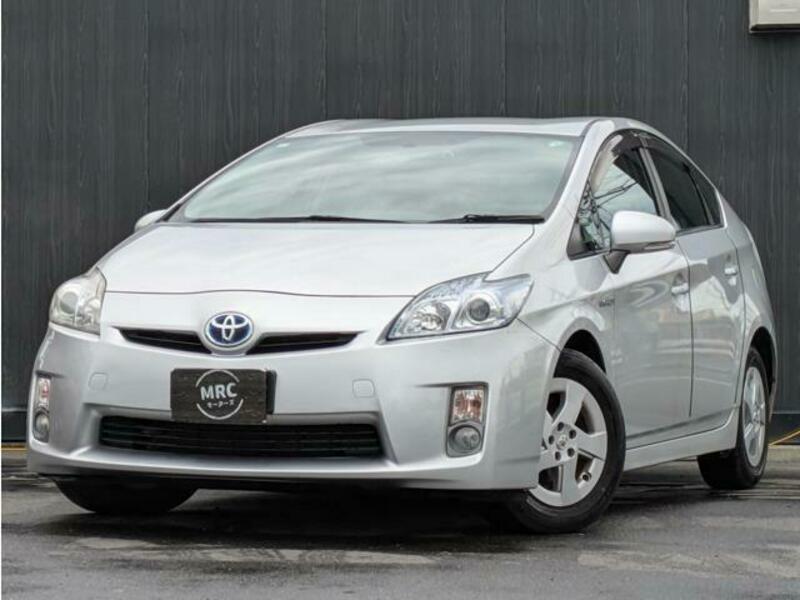 TOYOTA　PRIUS