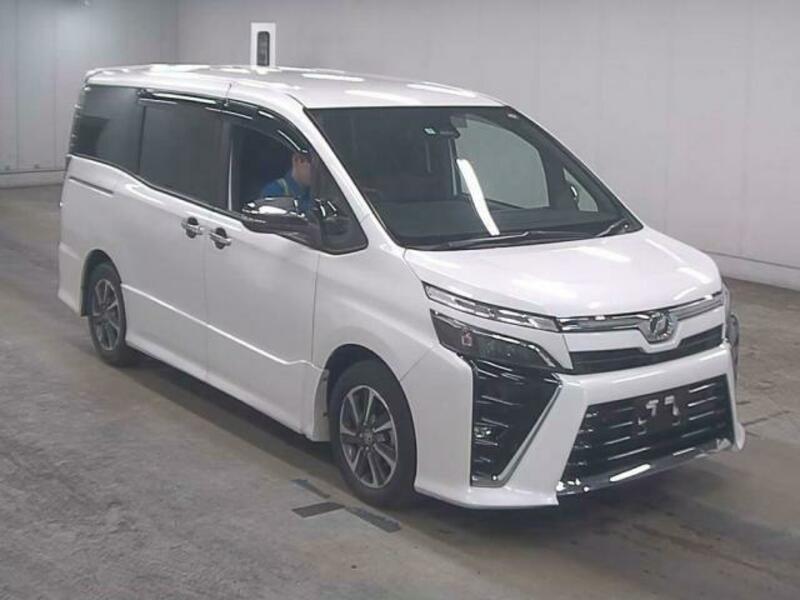 TOYOTA　VOXY