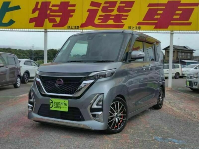 NISSAN　ROOX