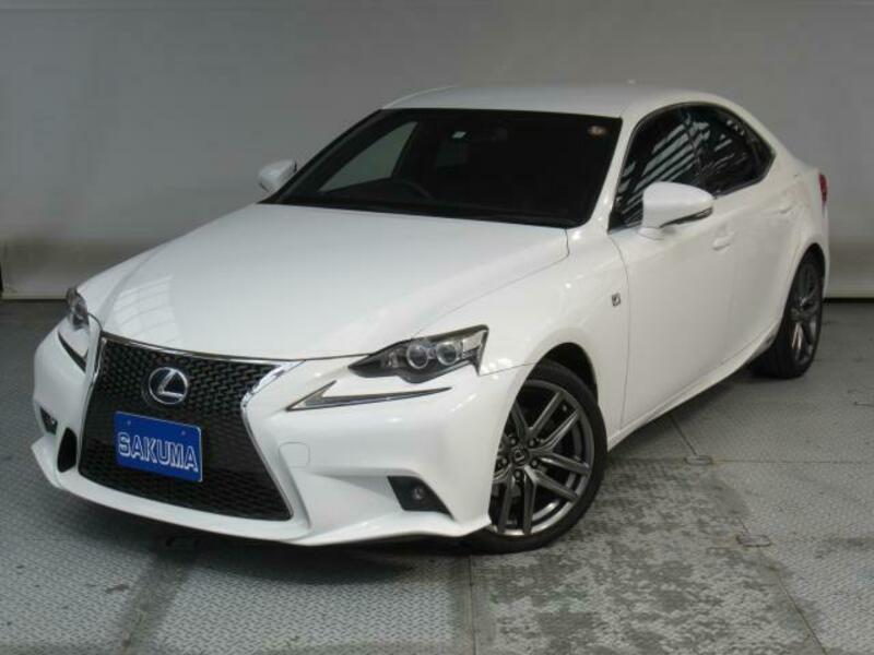 LEXUS　IS