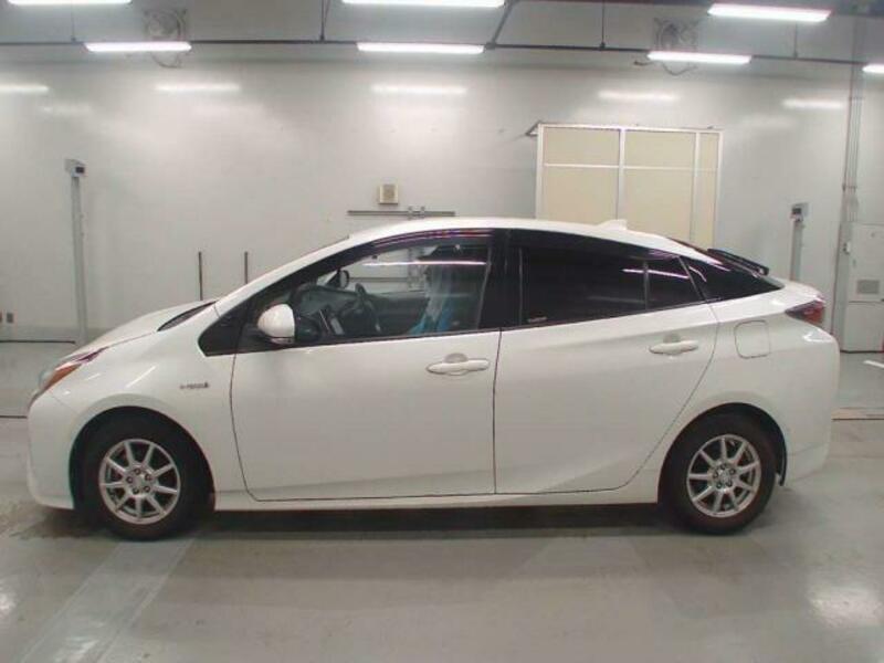 PRIUS-4