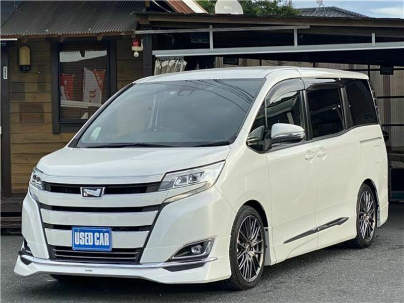 TOYOTA　NOAH