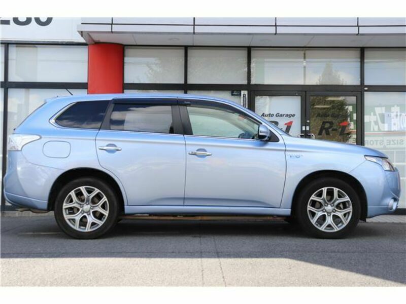 OUTLANDER PHEV-14