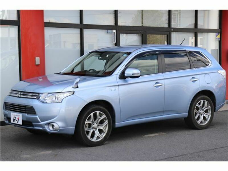 OUTLANDER PHEV-16