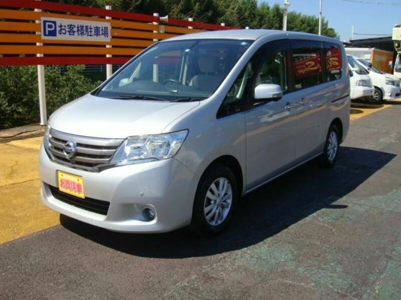 NISSAN　SERENA