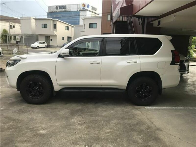 LAND CRUISER PRADO-6