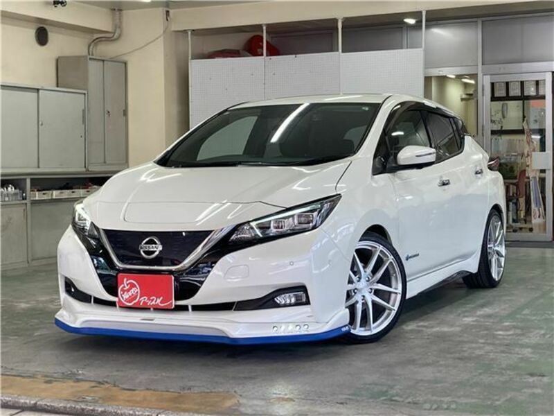 NISSAN　LEAF